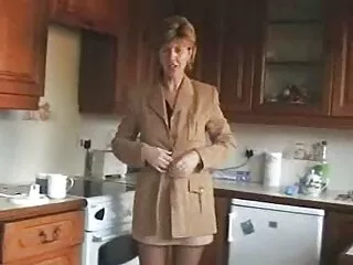 Я ставлю XX сексуальне відео дехаті однієї товстої через панчохи сміття і розтягую її дірочку