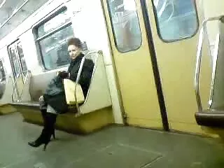 Собака зайнята Хінді героїня сексуальна публічна нагота відео представитися дилеру за гроші